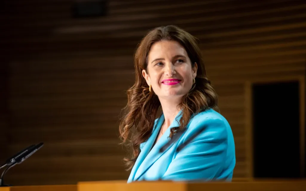 New Zealand: Bộ trưởng Tài chính Nicola Willis bảo vệ việc gỡ bỏ trách nhiệm Hiệp ước Waitangi khỏi hội đồng trường học 1 Finance Minister Nicola Willis at the announcement of the new Reserve Bank governor Dr Anna Breman.