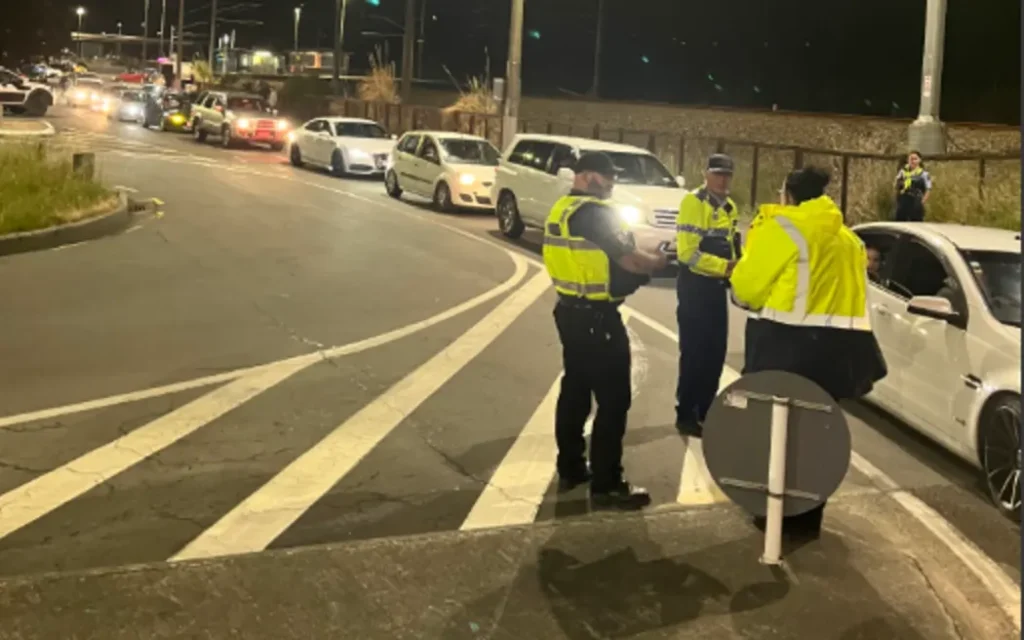 Cảnh sát Wellington mạnh tay trấn áp 'quái xế' gây rối 1 Boy Racers