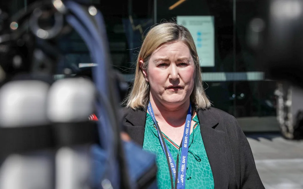 Hé lộ danh tính các sĩ quan cấp cao phanh phui vụ 'che đậy' bê bối của cựu Phó Ủy viên cảnh sát Jevon McSkimming 4 Detective Inspector Kylie Schaare.