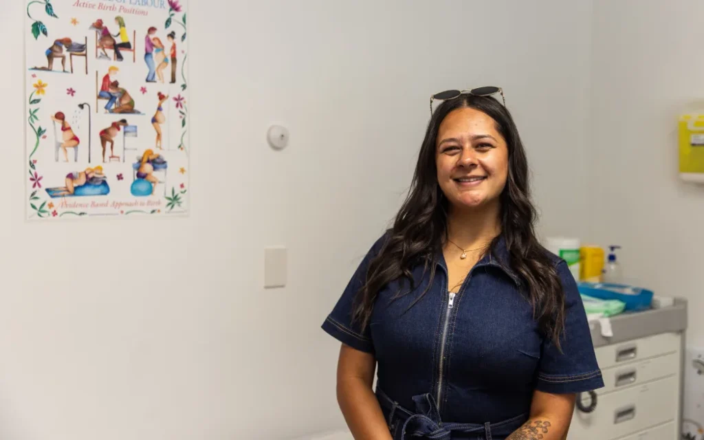 Hộ sinh tiêm vắc xin cho thai phụ: Giải pháp hiệu quả đẩy lùi dịch ho gà 1 Anahera Ngatai